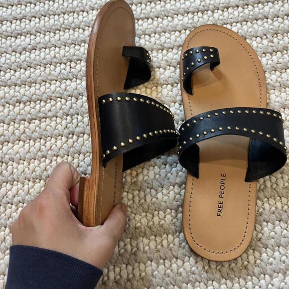 FREE PEOPLE Amelie Tiny Stud Sandals Jewelry Ring Flats - Picture 3 of 6